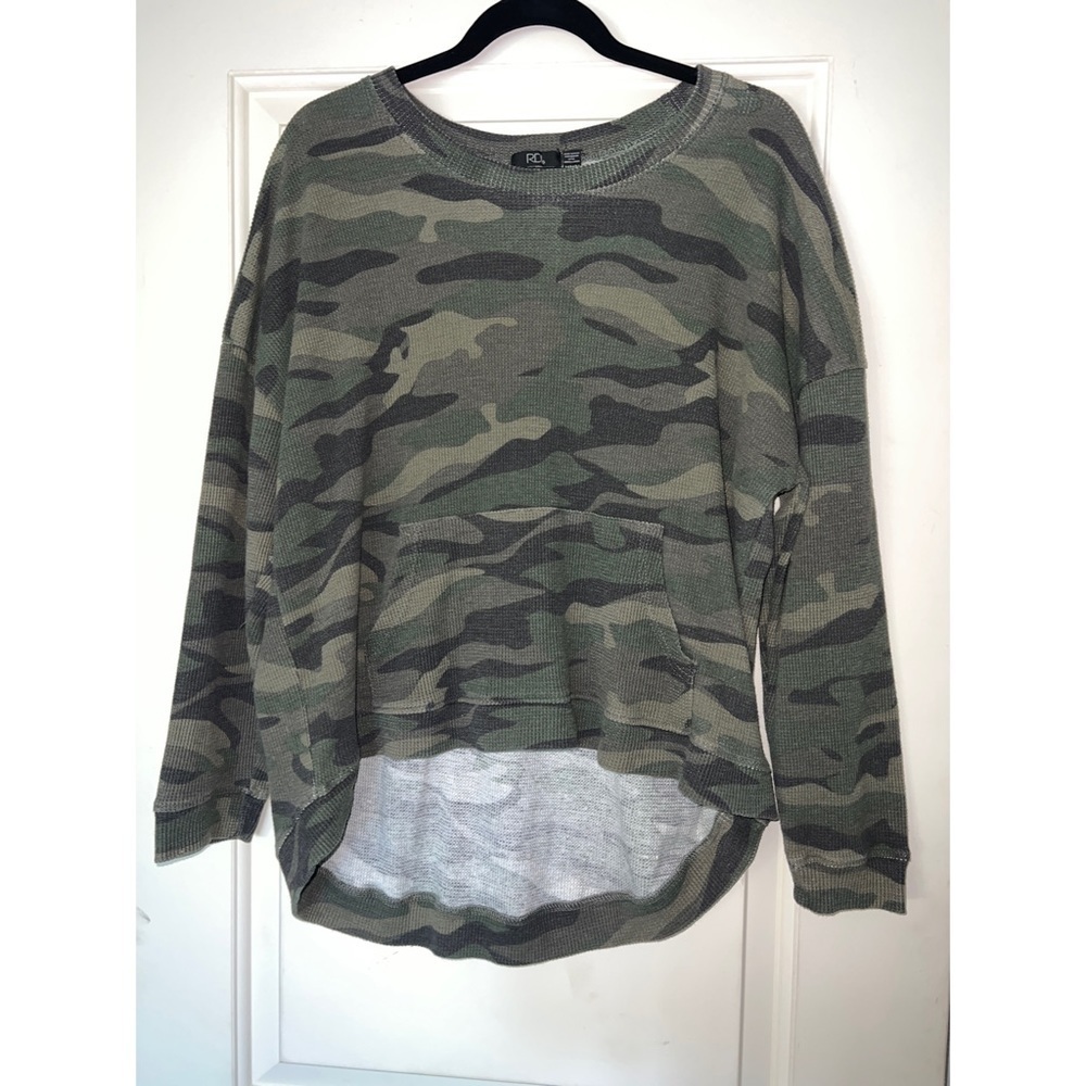 Rdi THERMAL WEAVE HIGH LOW CAMO TOP - SIZE M